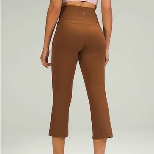 medium brown lululemon capri leggings